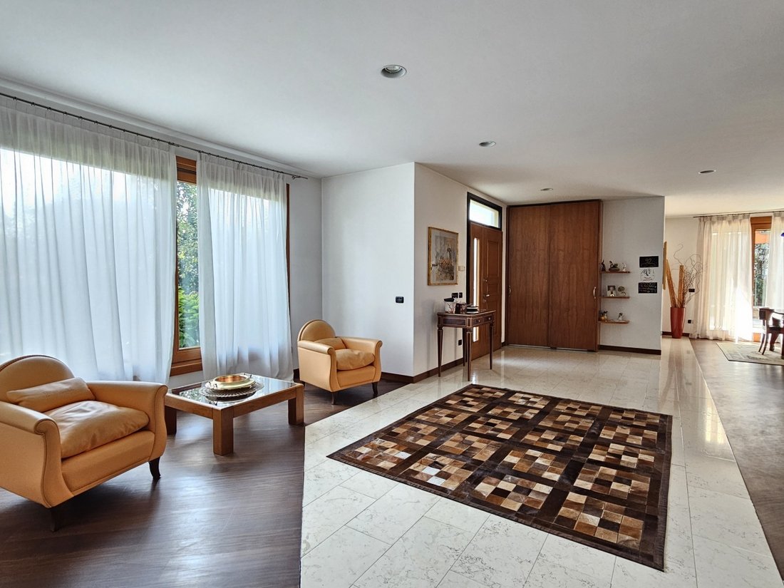 Villa in Caravaggio, Lombardy, Italy 5 - 16139406
