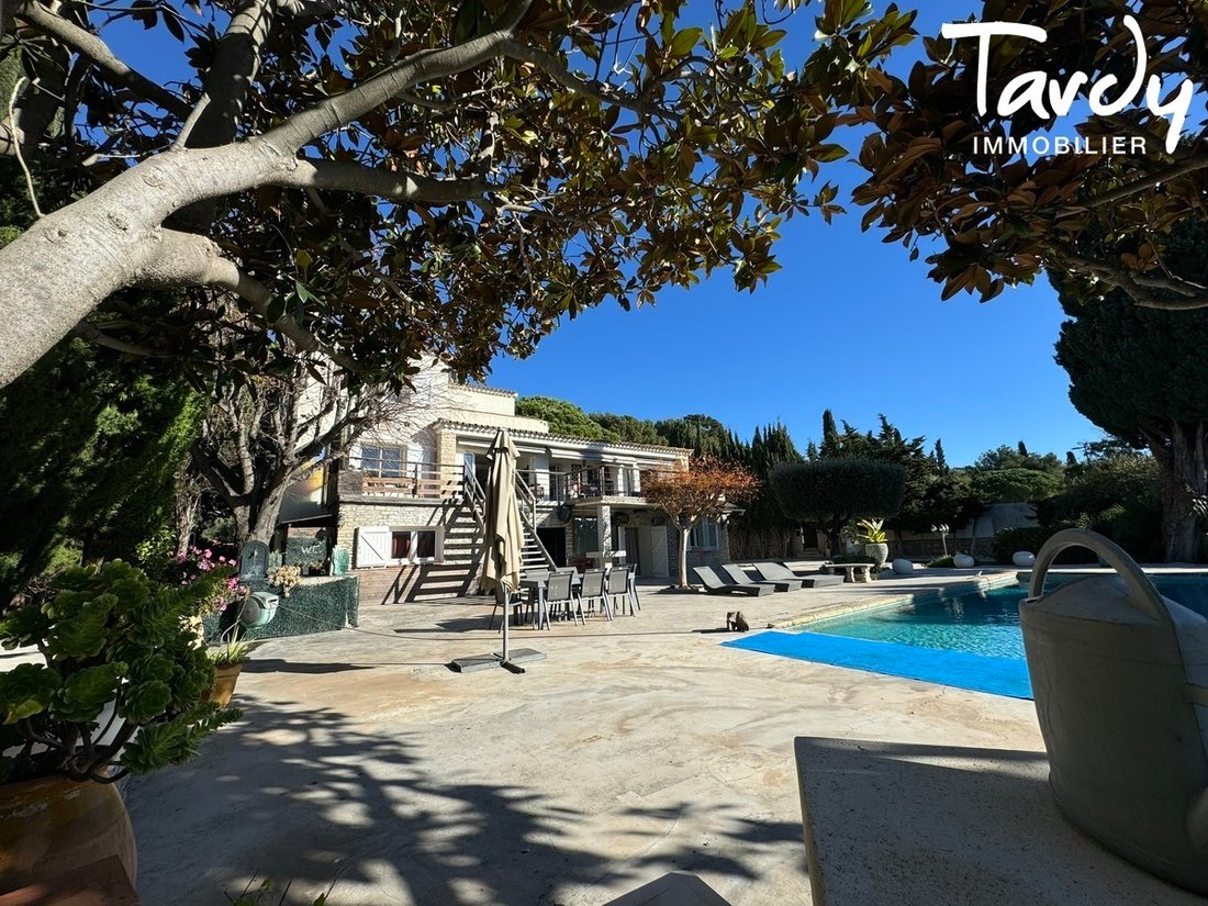 Villa in Nord, Sanary-sur-Mer, France 4 - 16249533