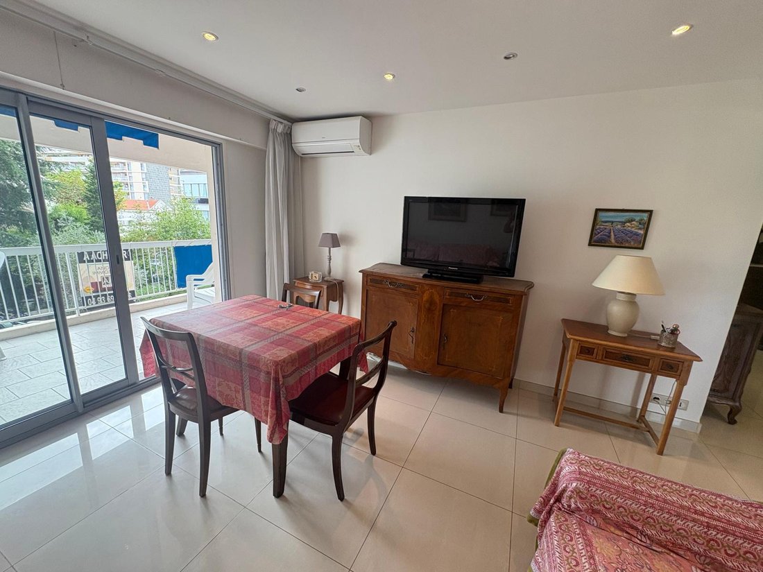 Apartment in La Source, Cannes, France 4 - 16250798