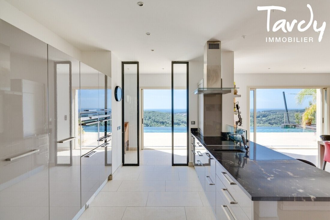 Villa in Nord, Sanary-sur-Mer, France 5 - 16249332