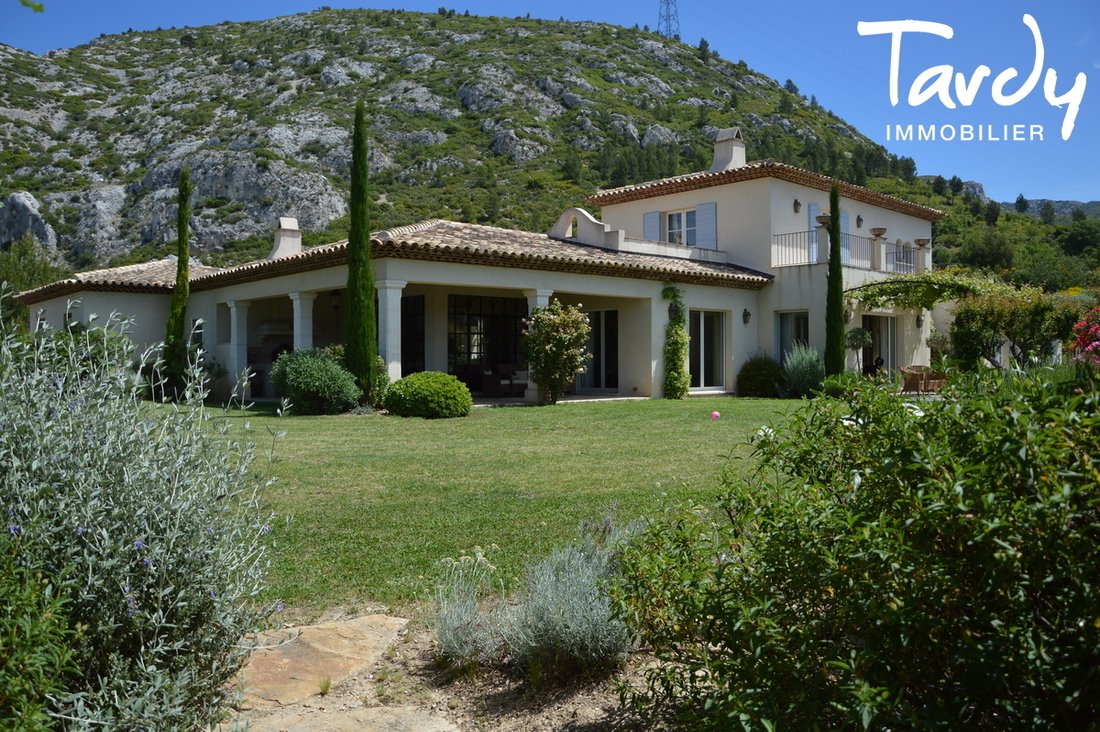 Estate in Est, Gemenos, France 3 - 16245944