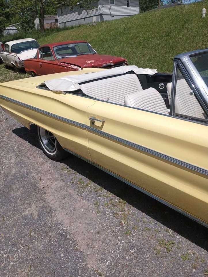 Cabriolet in Glendale, United States 4 - 16253034