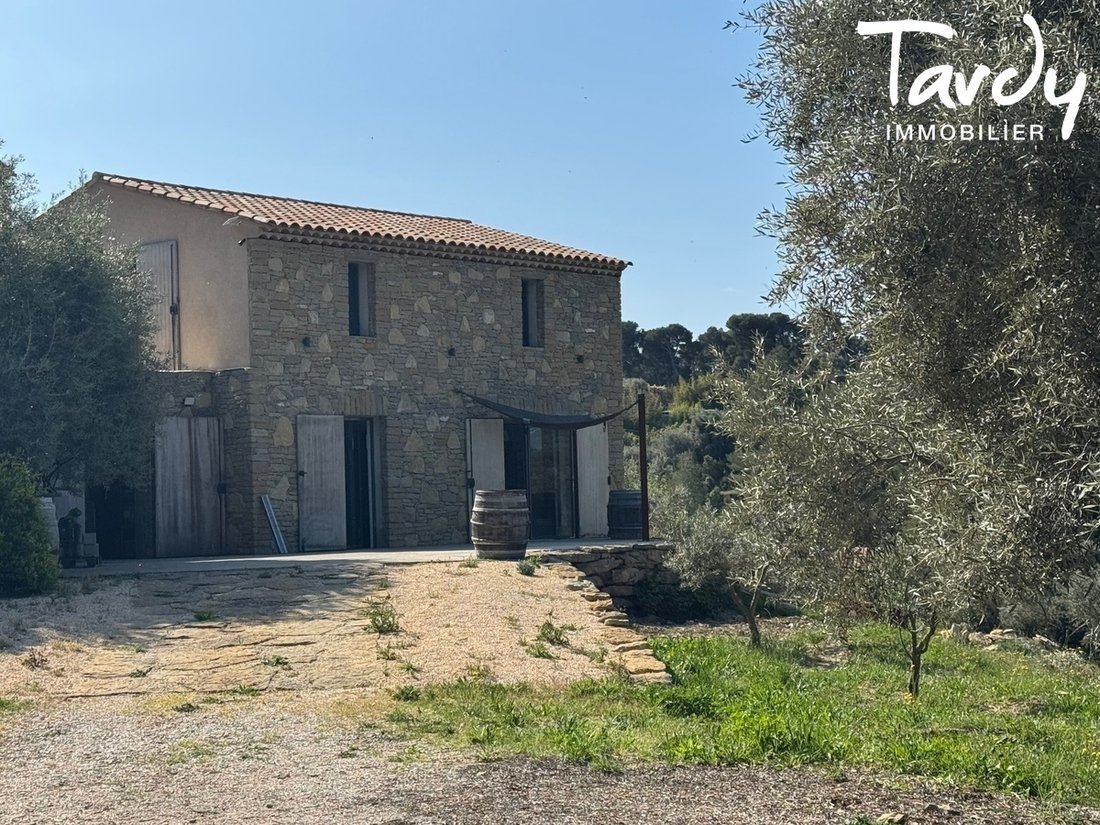 Estate in La Ciotat, Provence-Alpes-Côte d'Azur, France 2 - 16249497