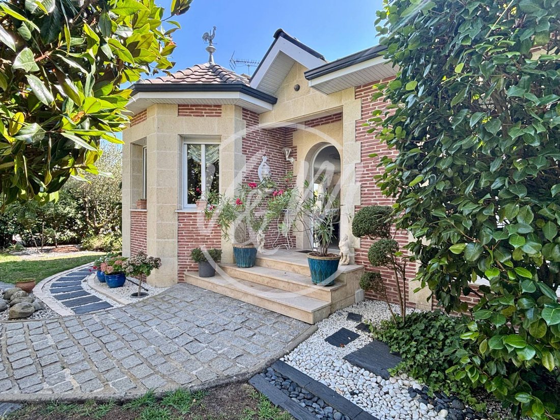 Villa in Sud Est, Andernos-les-Bains, France 1 - 16246369