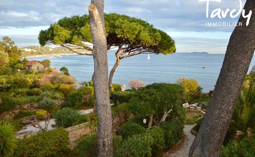 Villa in Le Faron-Fort-Rouge, Toulon, France 1