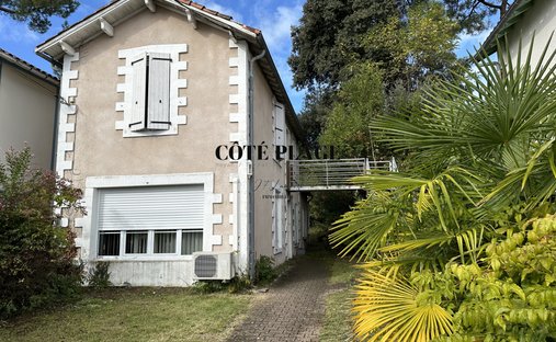 House in Saint-Palais-sur-Mer, Nouvelle-Aquitaine, France 1