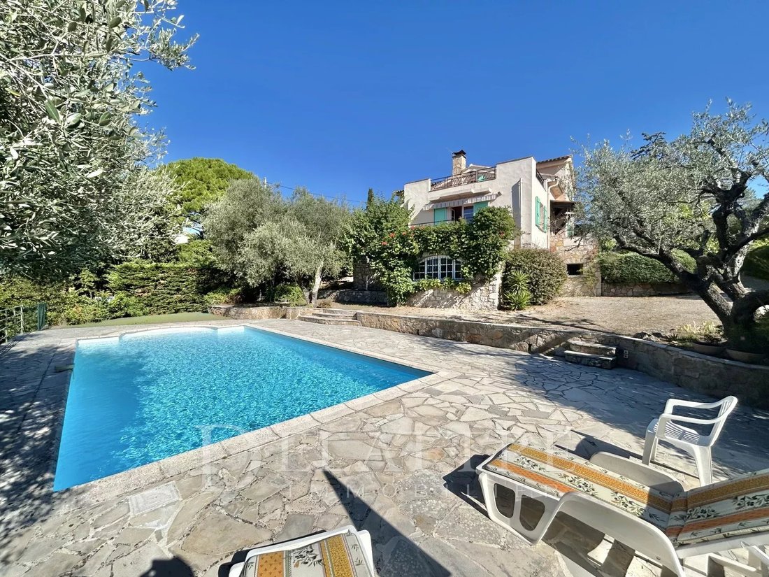 Villa in Le Rouret, Provence-Alpes-Côte d'Azur, France 1 - 16247034
