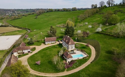 2h From Paris, In The Heart Of The Pays D’auge Area. A Listed 16th /18th Century Chateau Set In Abou