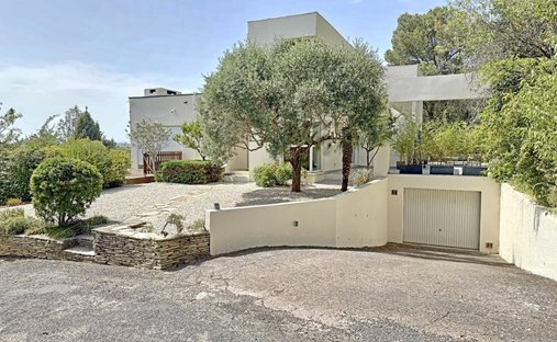 House in Ancien Hôpital, Beziers, France 1