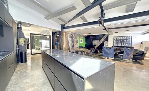 Penthouse in Ancien Hôpital, Beziers, France 1