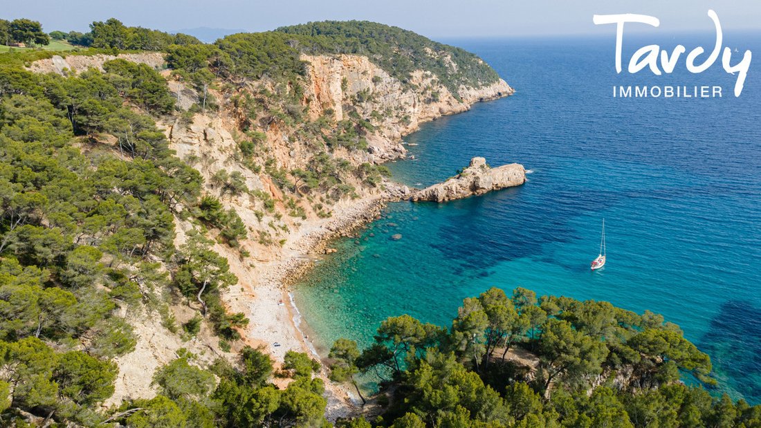 Villa in Saint-Cyr-sur-Mer, Provence-Alpes-Côte d'Azur, France 2 - 16249006