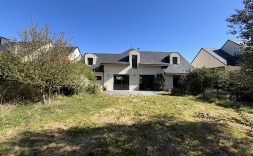 House in Larmor-Baden, Brittany, France 1