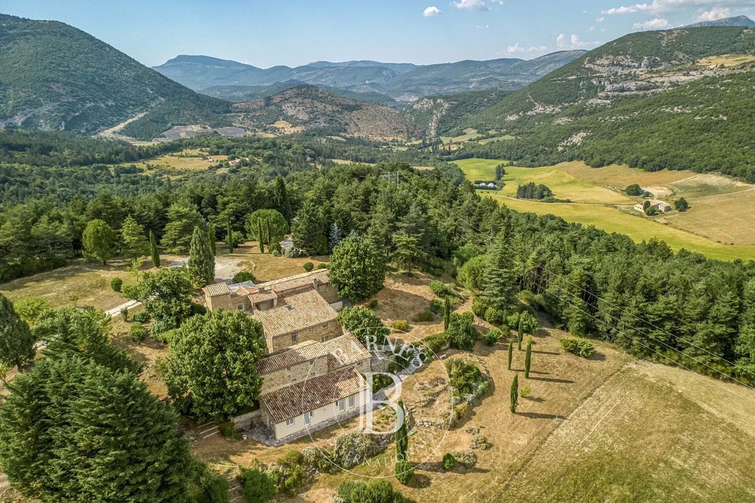 Estate in Sault, Provence-Alpes-Côte d'Azur, France 1 - 16253059