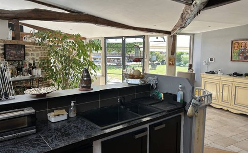 Castle for Sale in Villeneuve-lès-Maguelone, Occitanie, France