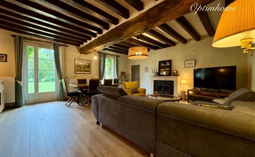 Castle for Sale in La Flèche, Pays de la Loire, France