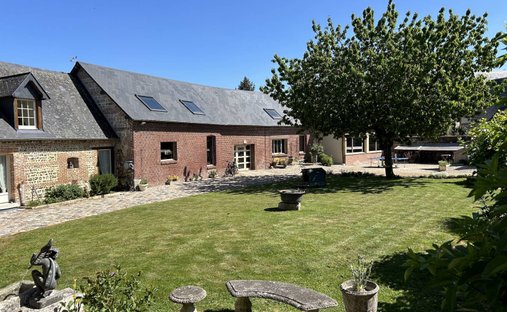 Castle for Sale in Villeneuve-lès-Maguelone, Occitanie, France