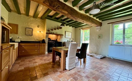 Castle for Sale in La Flèche, Pays de la Loire, France