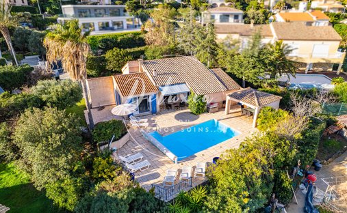 Villa in Les Issambres, Roquebrune-sur-Argens, France 1
