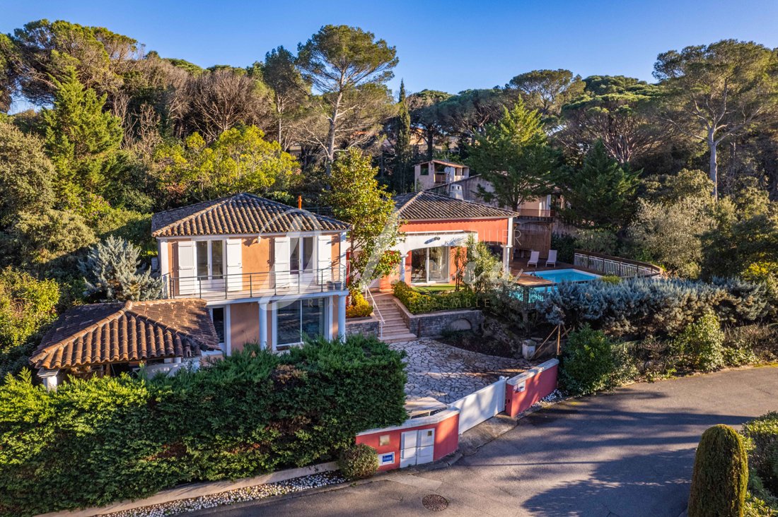 Villa in Le Dramont-Agay-Anthéor-Le Trayas, Saint-Raphaël, France 1 - 16248318