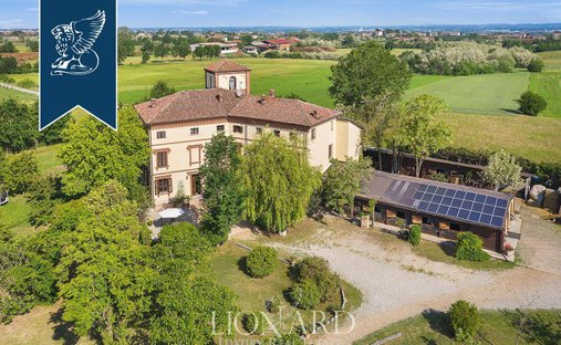 Schloss in Masio, Piemont, Italien 1