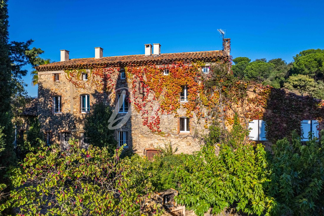Estate in Ville-Les Saquedes-Le Bouillonnet, Sainte-Maxime, France 2 - 16246203
