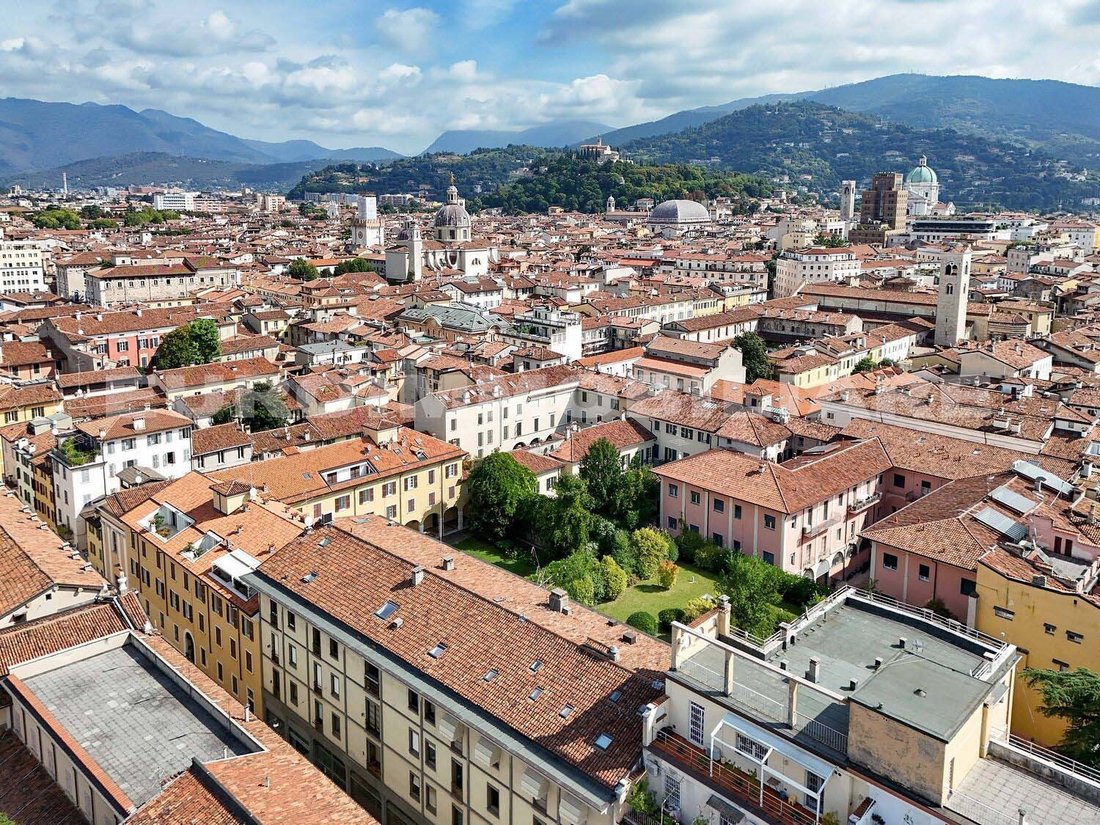 Apartment in Historic Center, Brescia, Lombardy 3 - 16243007