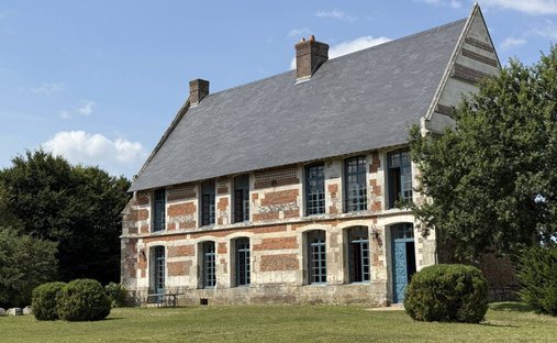 Castello a La Celle-sous-Gouzon, Nuova Aquitania, Francia 1
