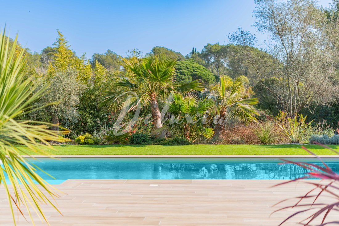 Villa in Le Dramont-Agay-Anthéor-Le Trayas, Saint-Raphaël, France 2 - 16246507