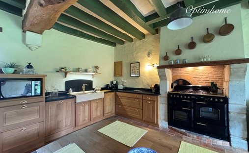 Castle for Sale in La Flèche, Pays de la Loire, France