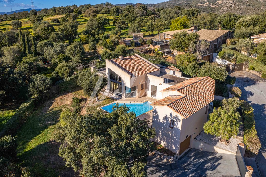 Villa in Le Dramont-Agay-Anthéor-Le Trayas, Saint-Raphaël, France 1 - 16247213