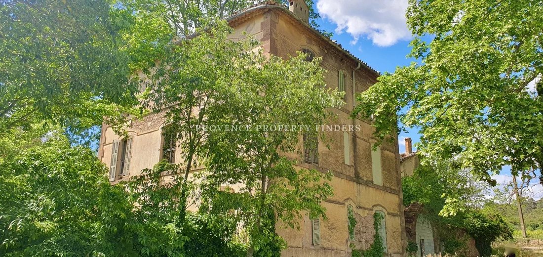 Le Château des Rêves Endormis – A Provence Canvas Awaits Your Legacy