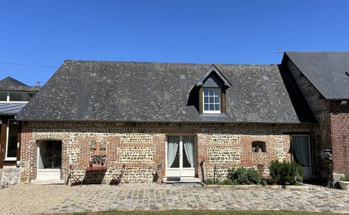 Castle for Sale in Villeneuve-lès-Maguelone, Occitanie, France