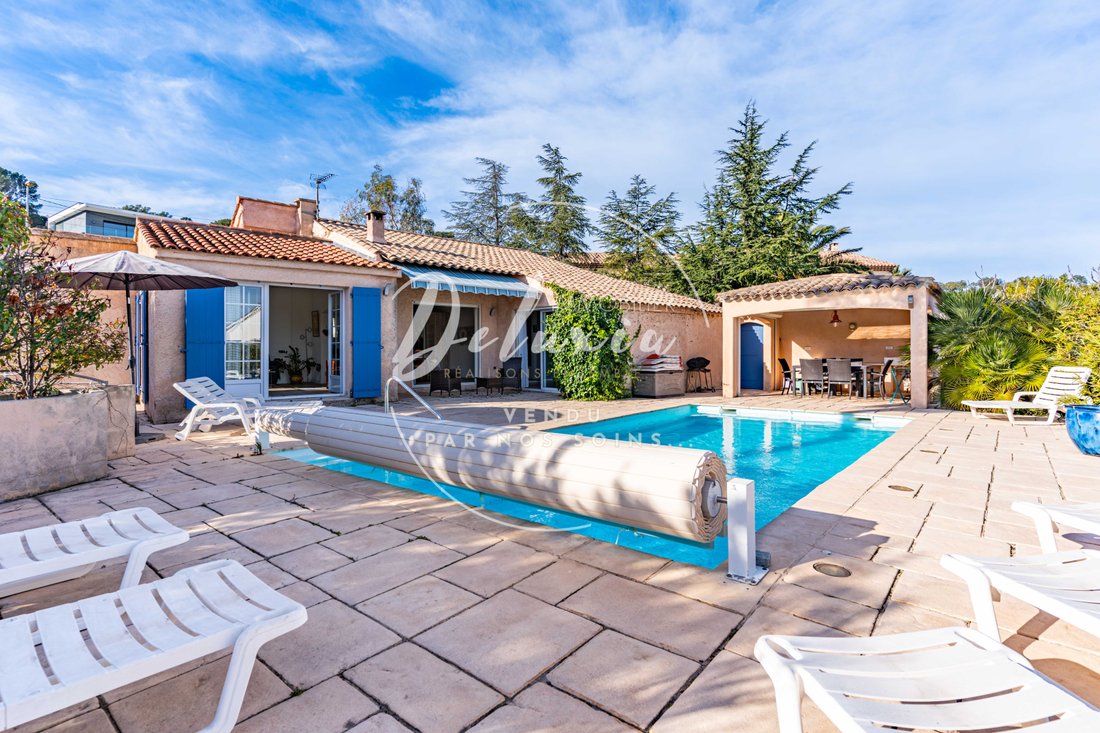 Villa in Les Issambres, Roquebrune-sur-Argens, France 3 - 16249041
