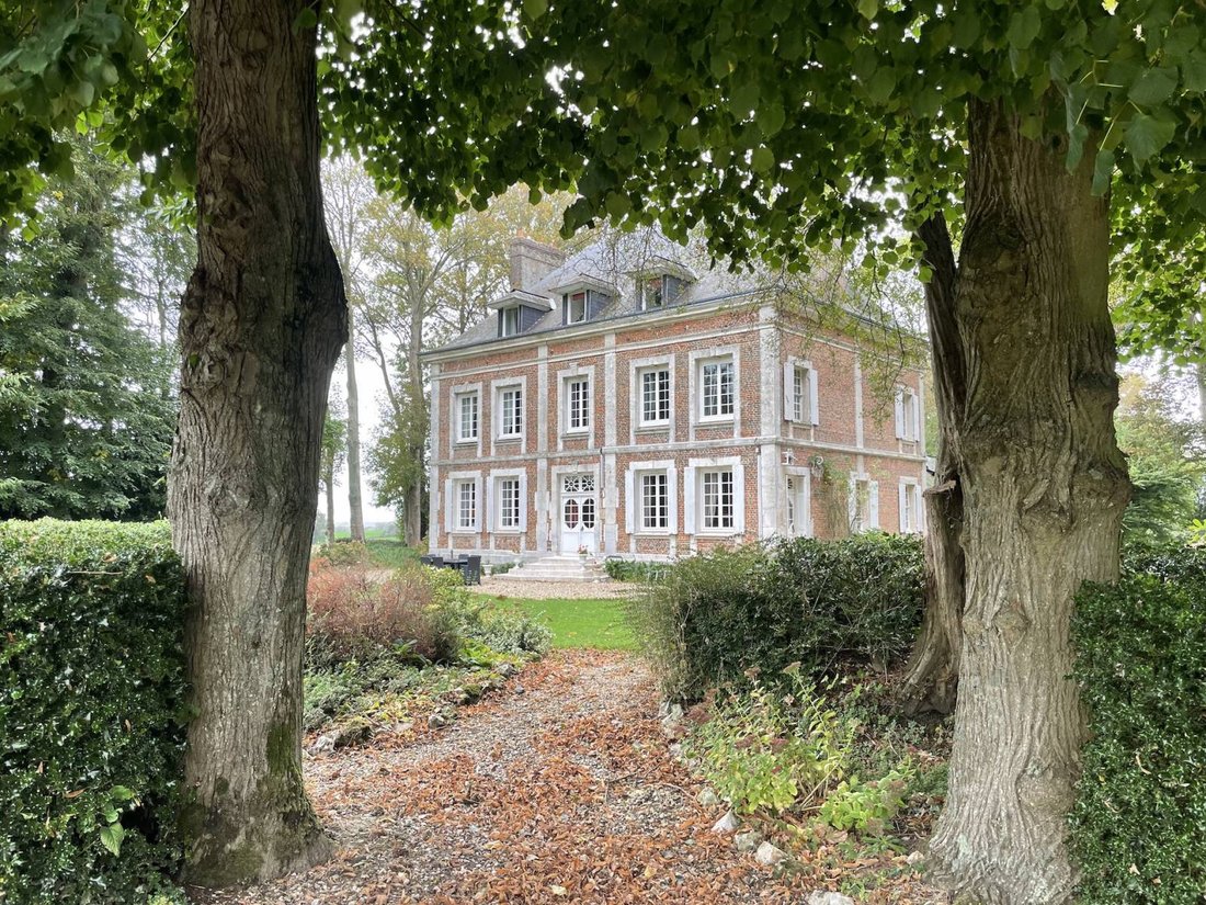 Whispers of 1802: A Normandy Manor’s Timeless Embrace, 15 Minutes to Paris