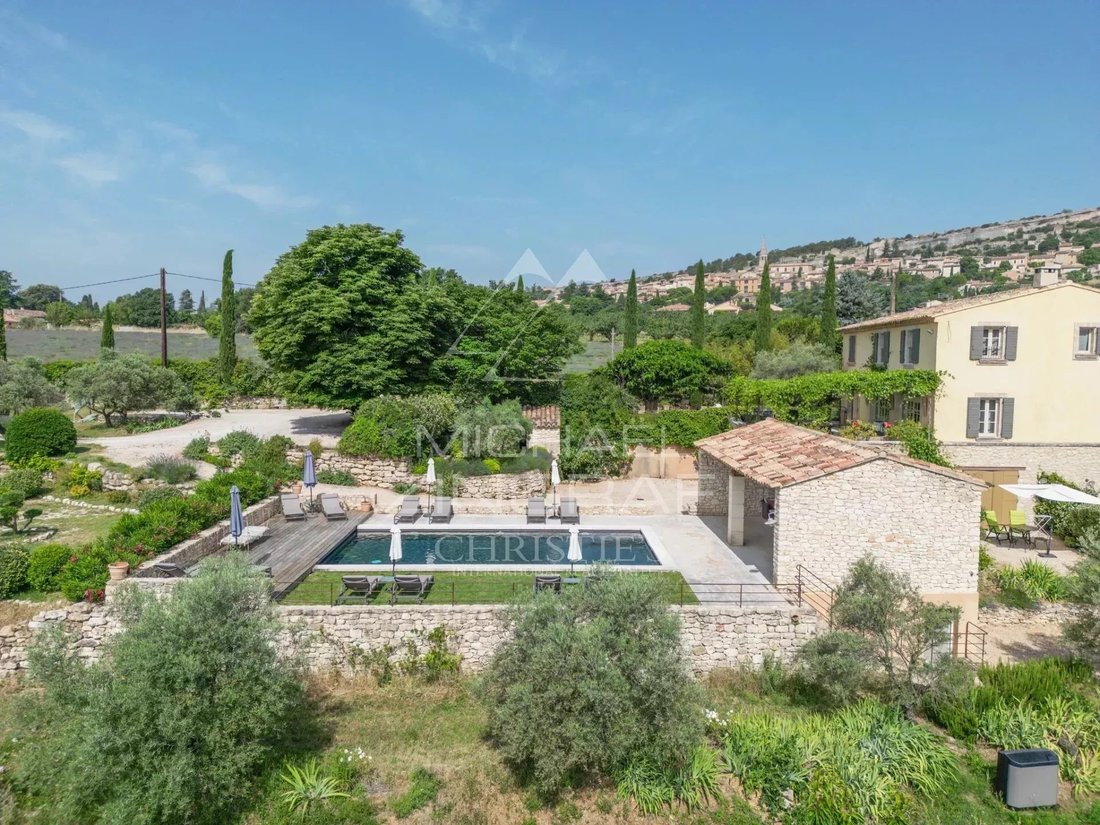Casa di campagna a Saint-Saturnin-lès-Apt, Provenza-Alpi-Costa Azzurra, Francia 2 - 16248651