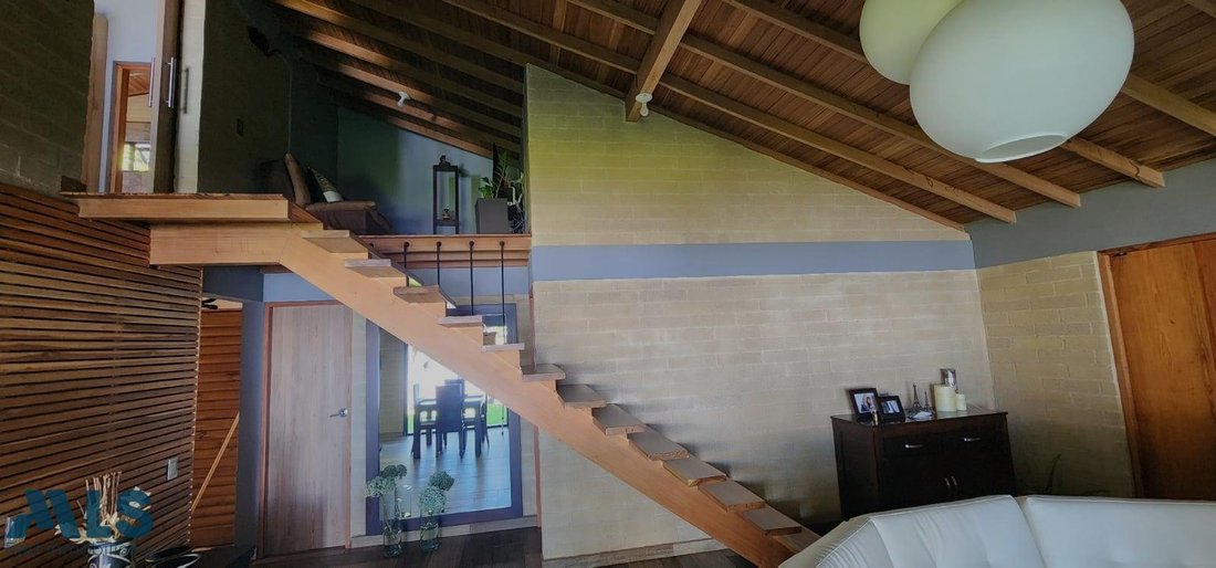 Finca in Santa Elena, Medellin, Colombia 2 - 16248748