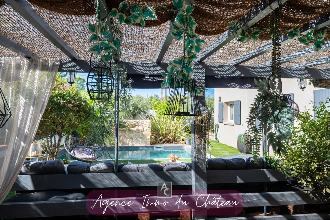 Villa in Rocbaron, Provence-Alpes-Côte d'Azur, France 1 - 16249009