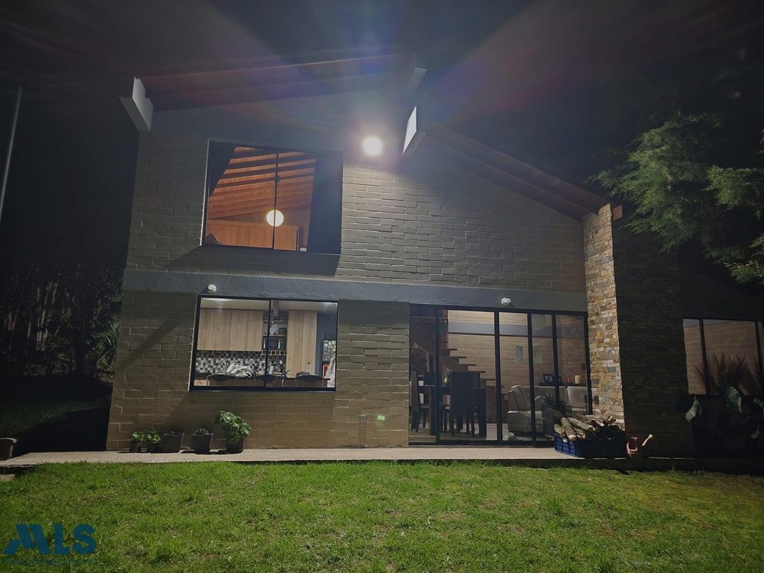 Finca in Santa Elena, Medellin, Colombia 1 - 16248748