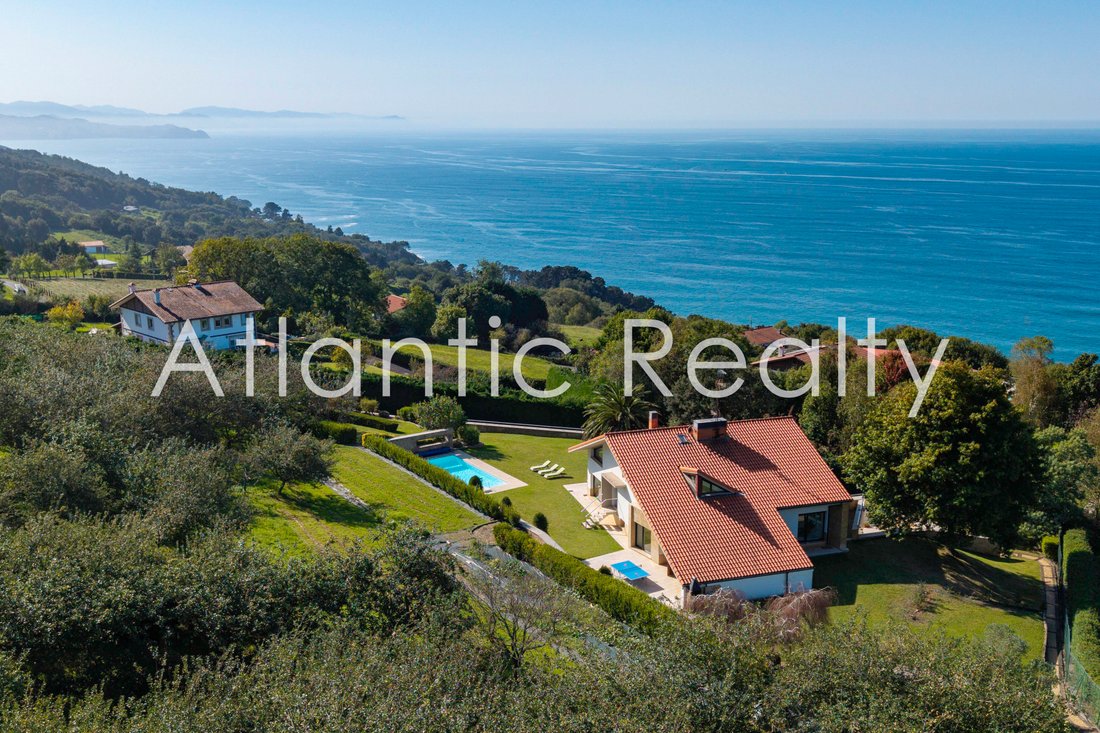 Villa in Mendebaldea, Donostia-San Sebastian, Spain 1 - 16254055