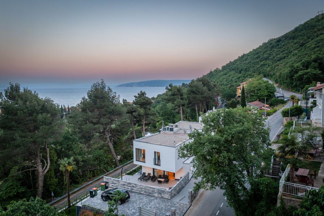 Villa in Opcina Moscenicka Draga, Primorje-Gorski Kotar County, Croatia 3 - 12325721