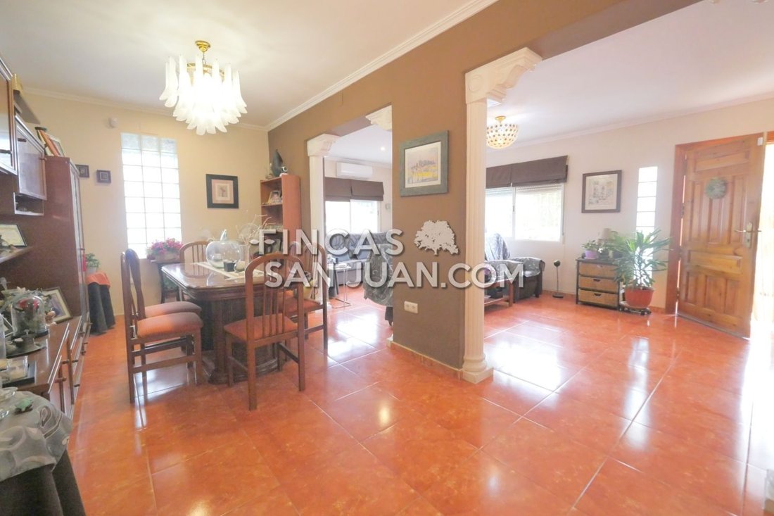 Chalet in Mutxamel, Valencian Community, Spain 2 - 16254356