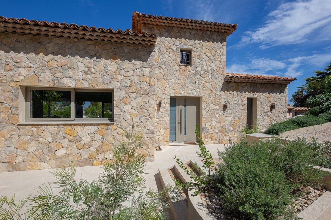 Villa in Mandelieu-la-Napoule, Provence-Alpes-Côte d'Azur, France 3 - 16254222