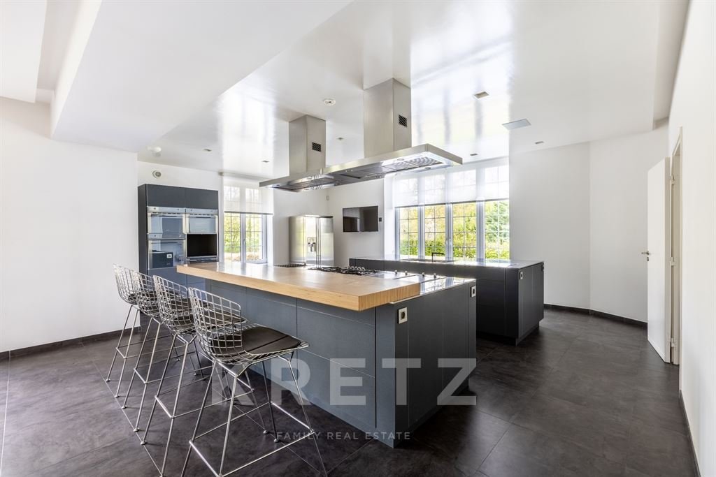 Château des Rêves Éternels – A Restored 18th-Century Jewel Encircled by Water - 5