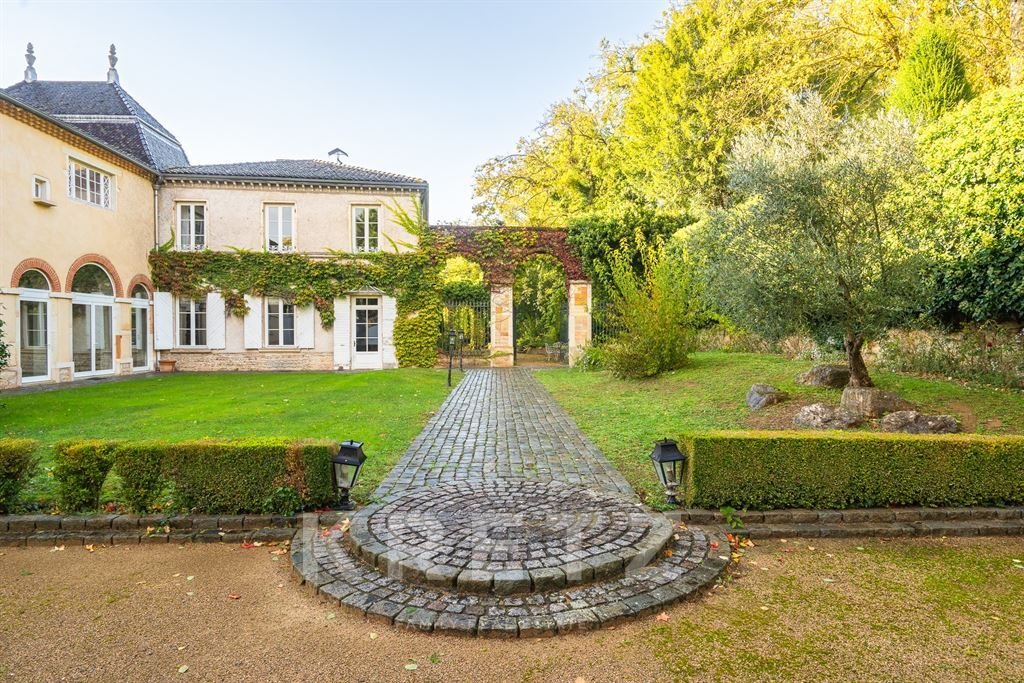 Whispers of the Saône: A Restored 18th-Century Cloister’s Grace