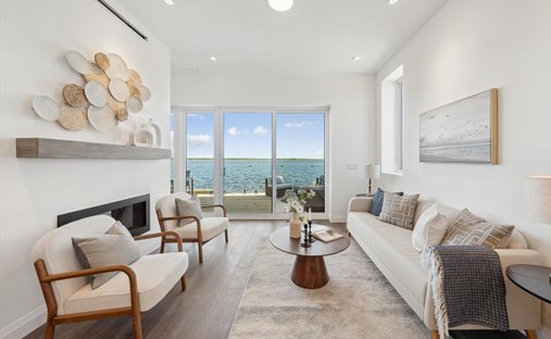 Condo in Kawartha Lakes, Ontario, Canada 1
