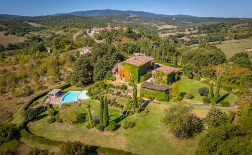 Country House in Chiusdino, Tuscany, Italy 1