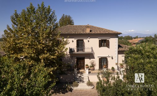 Villa in Paestum, Campania, Italy 1
