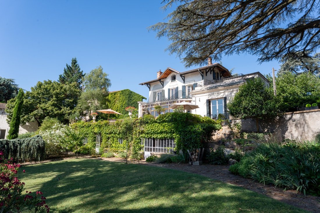 Estate in Montessuy, Caluire-et-Cuire, France 4 - 16256696