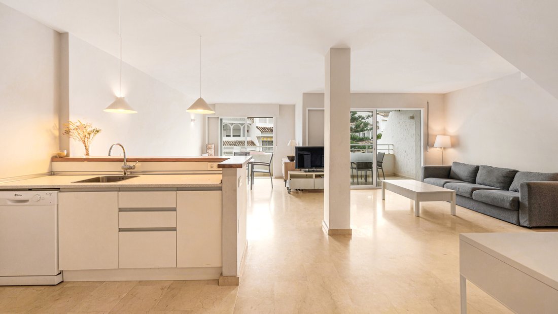 Penthouse in Elviria-Cabopino, Marbella, Spain 3 - 16257813