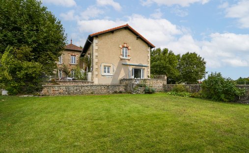 Castle for Sale in Villefranche-sur-Saone, Auvergne-Rhône-Alpes, France